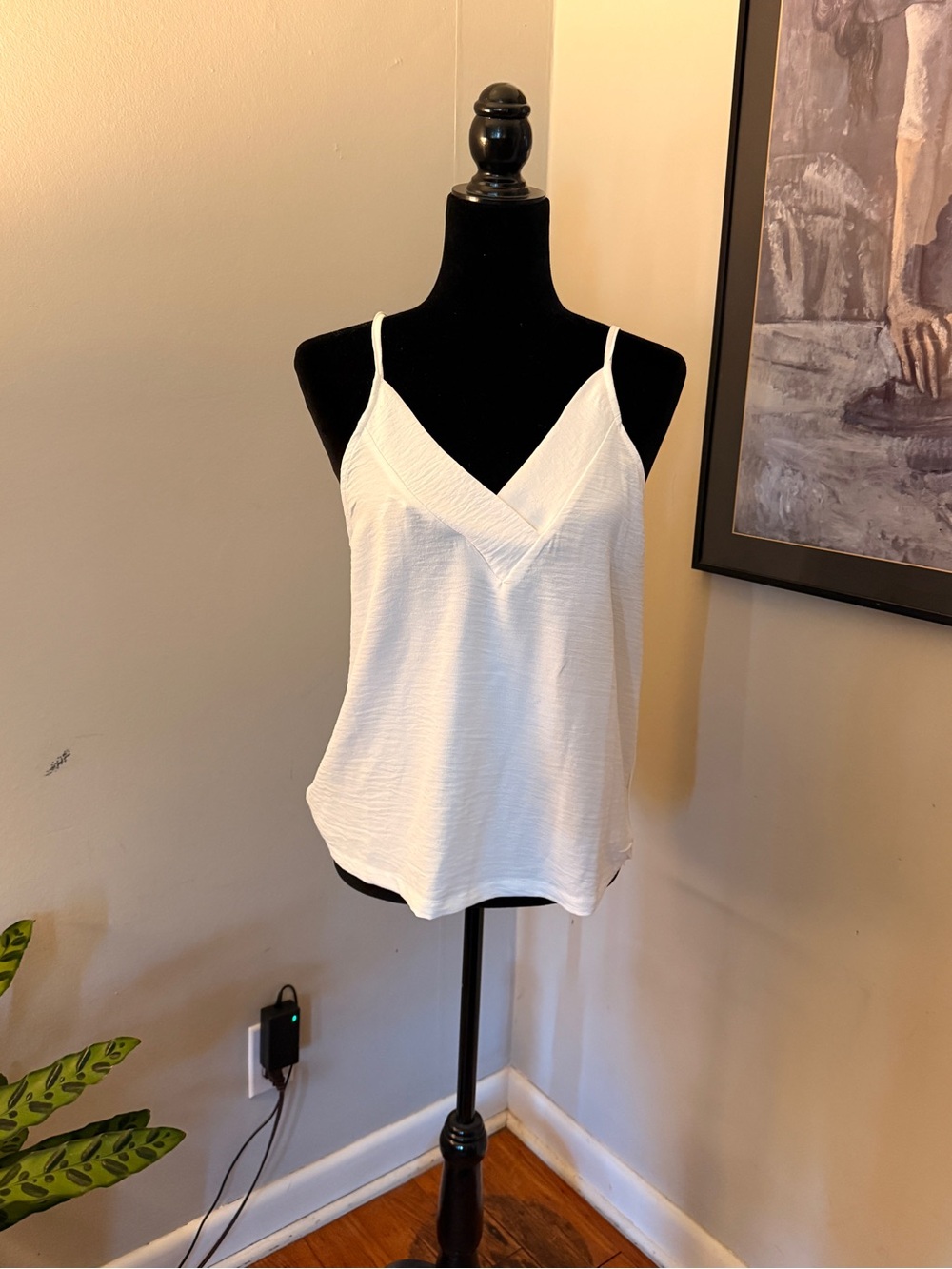 Monteau White Textured V-Neck Spaghetti Strap Cami size L